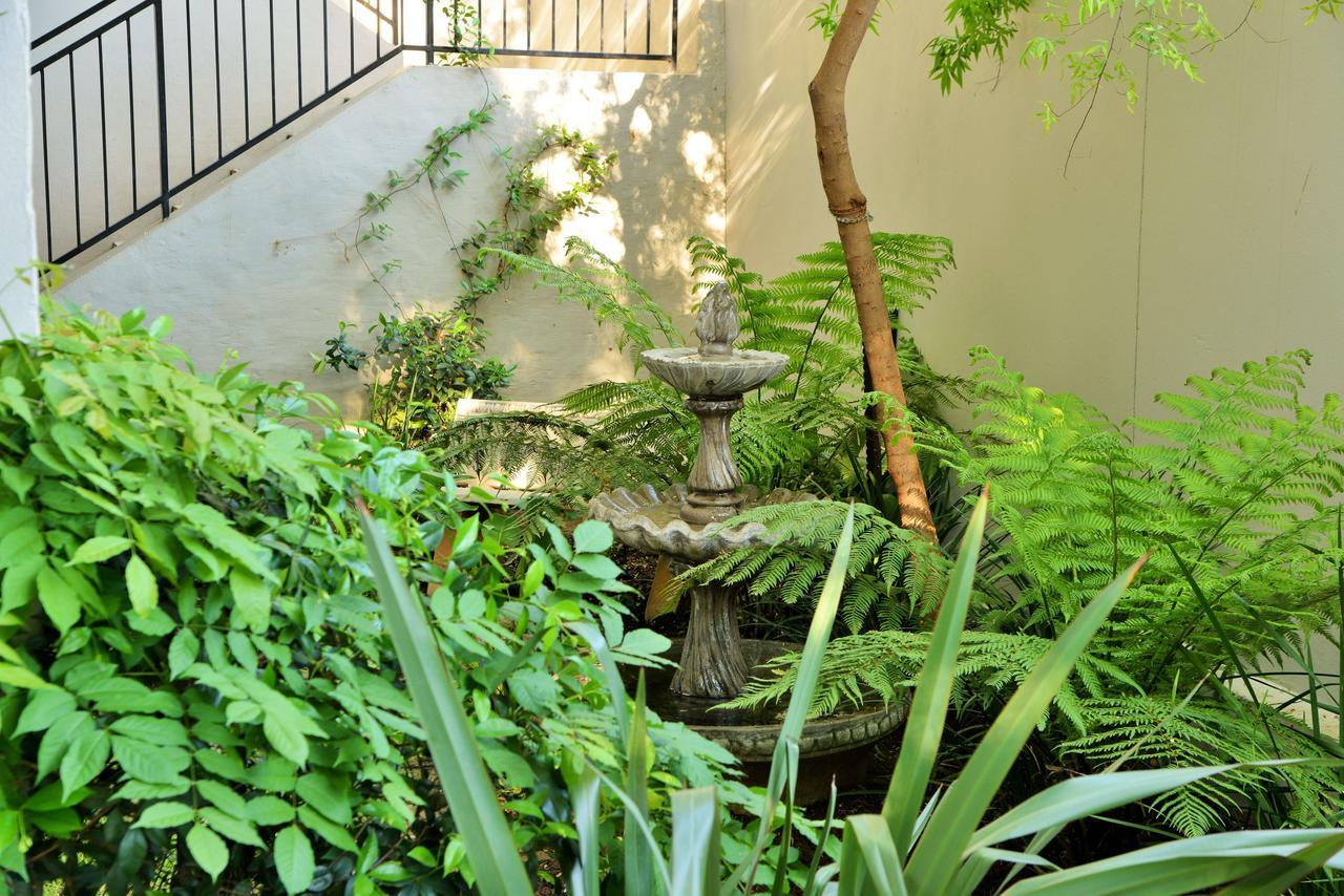 Hotel La Vieille Ferme Johannesburg Esterno foto