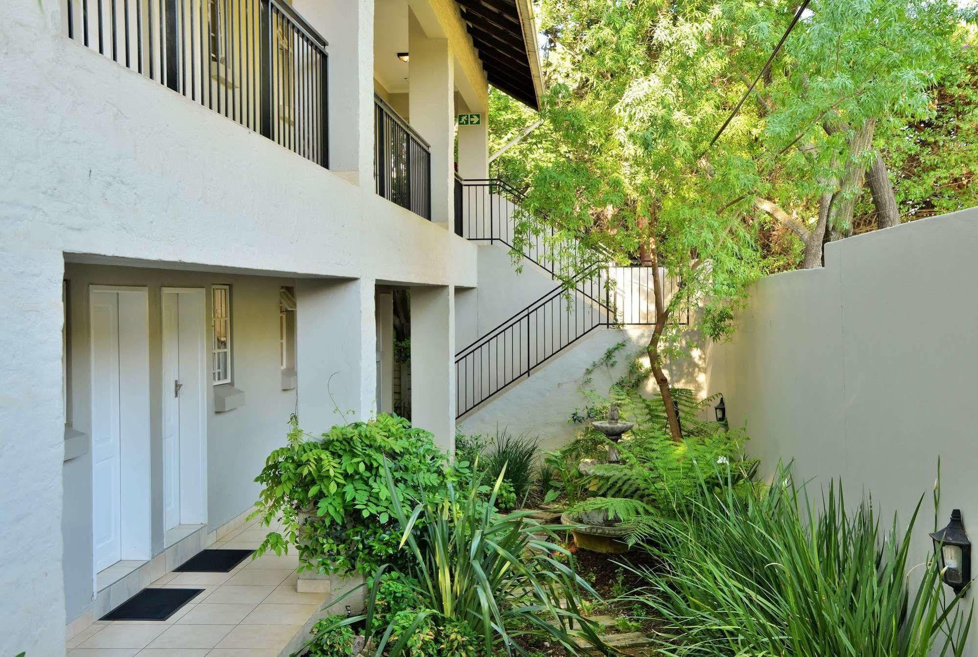 Hotel La Vieille Ferme Johannesburg Esterno foto