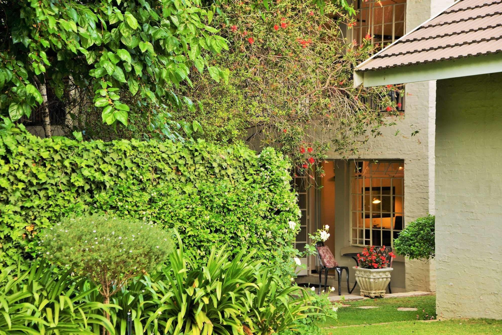 Hotel La Vieille Ferme Johannesburg Esterno foto
