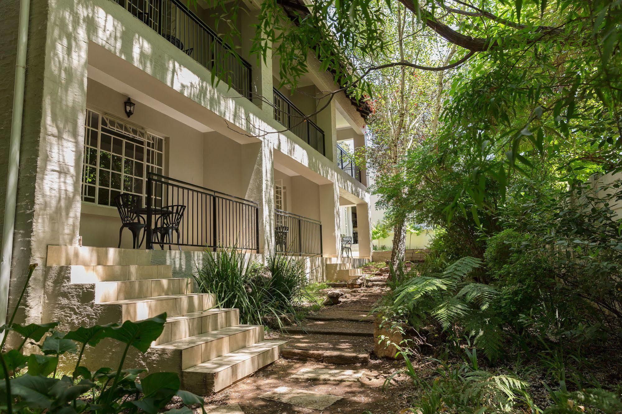 Hotel La Vieille Ferme Johannesburg Esterno foto