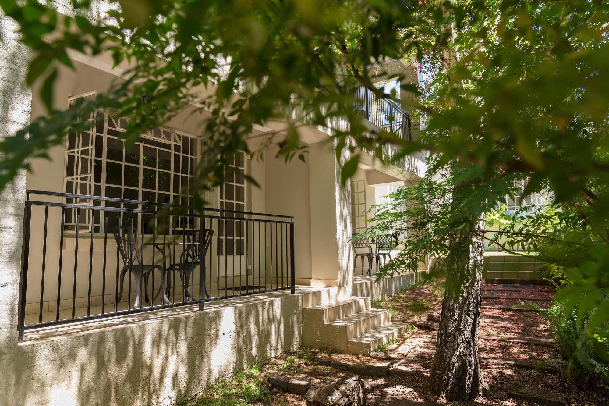 Hotel La Vieille Ferme Johannesburg Esterno foto