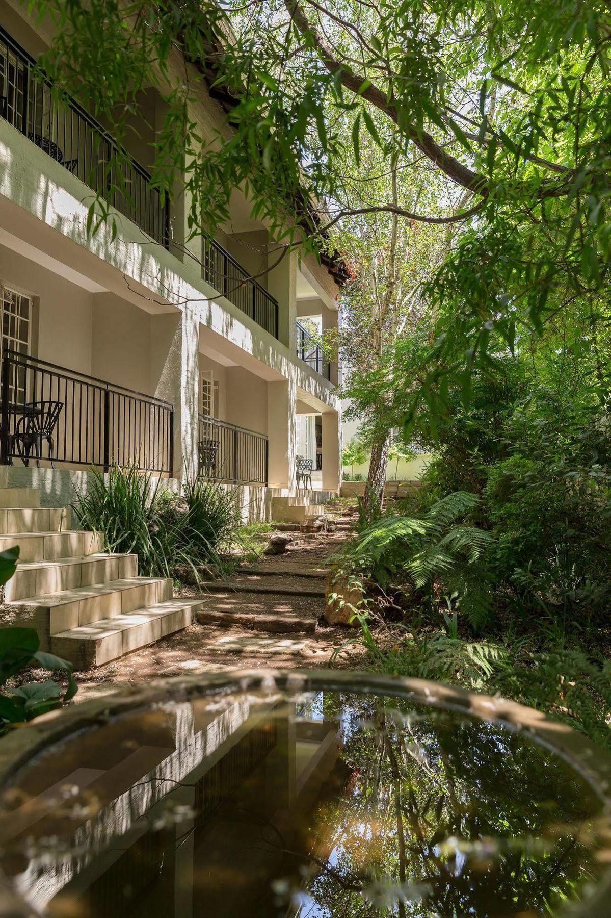 Hotel La Vieille Ferme Johannesburg Esterno foto