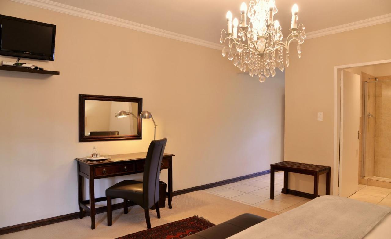 Hotel La Vieille Ferme Johannesburg Esterno foto